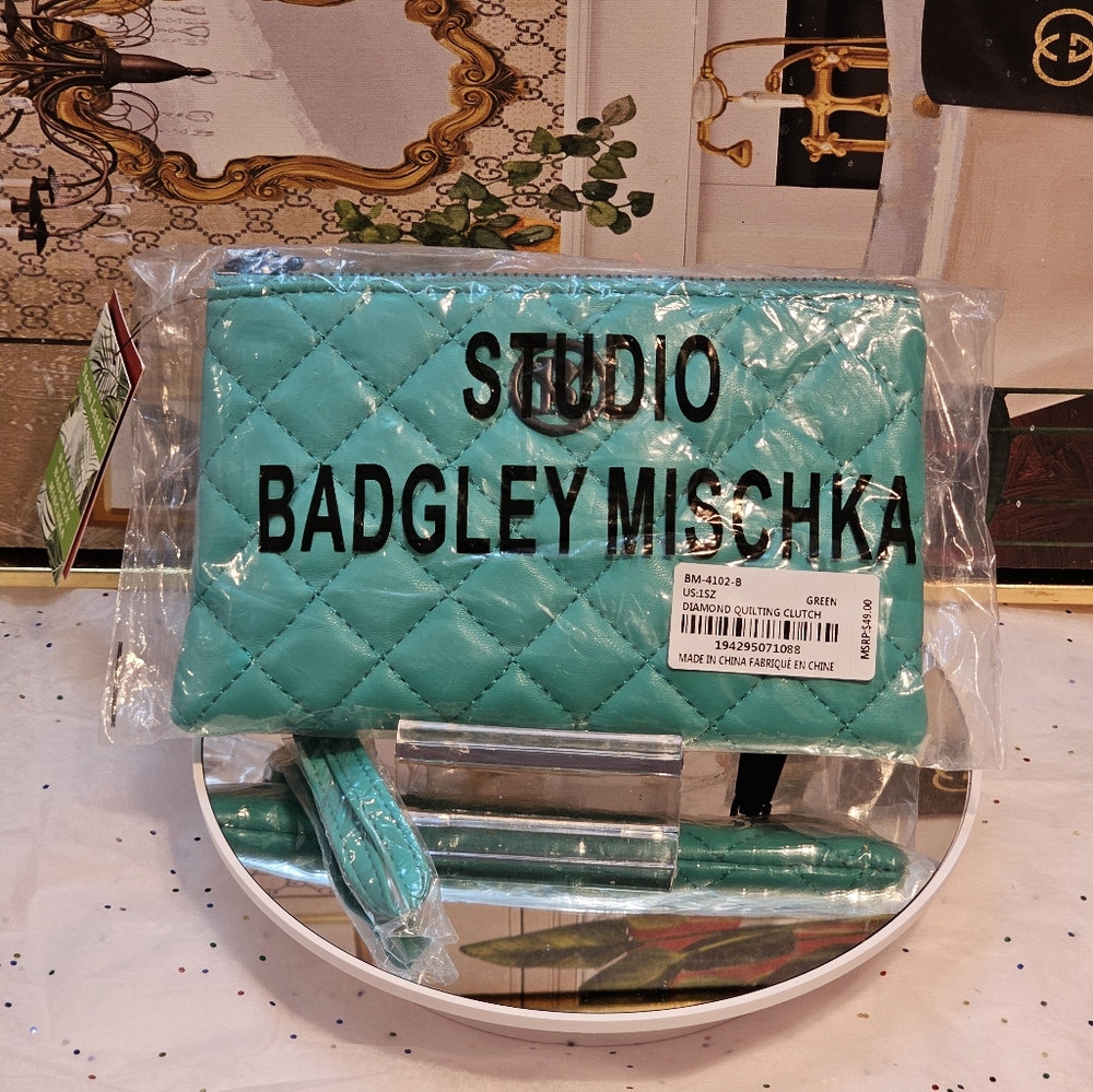 Badgley Mischka Green Diamond  Quilted Vegan Leather Clutch/ Wristlet
